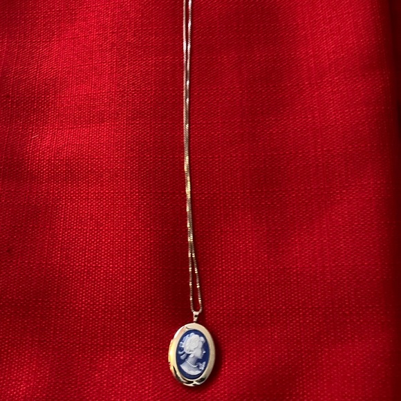 Blue Resin Cameo Lady Necklace (Locket) - Picture 2 of 8